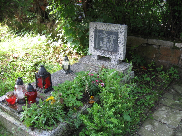 Grób Maria KONIOR