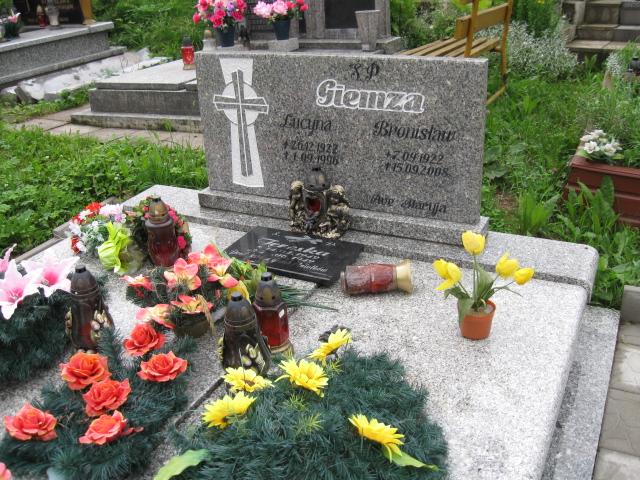 Grób Bronisław Giemza